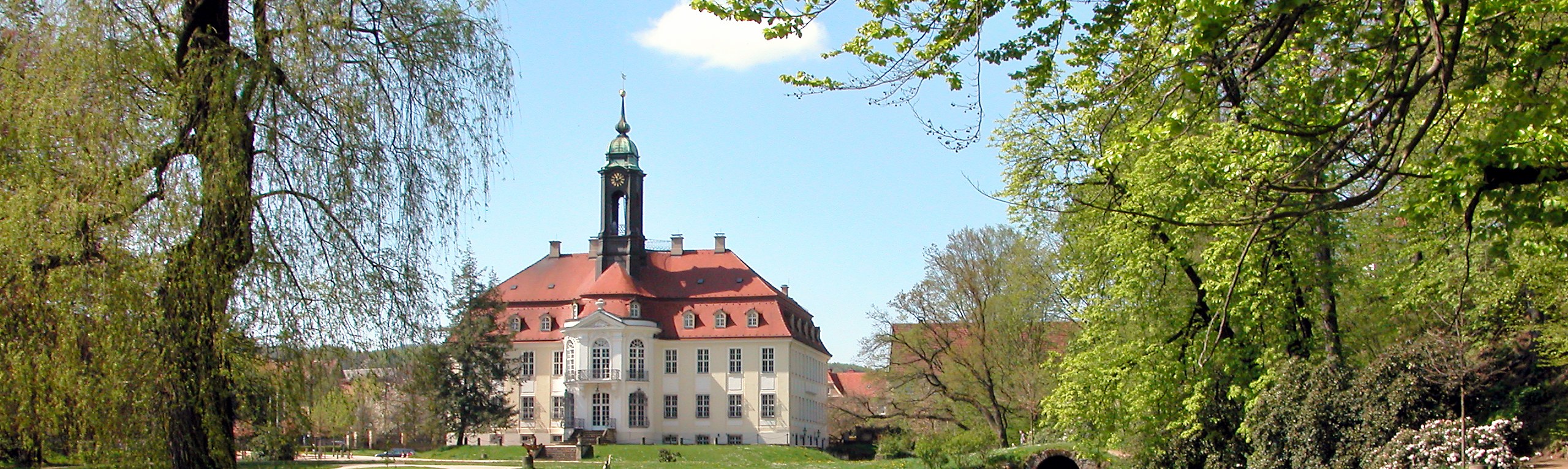 Schloss Reinhardtsgrimma mit Schlossteich